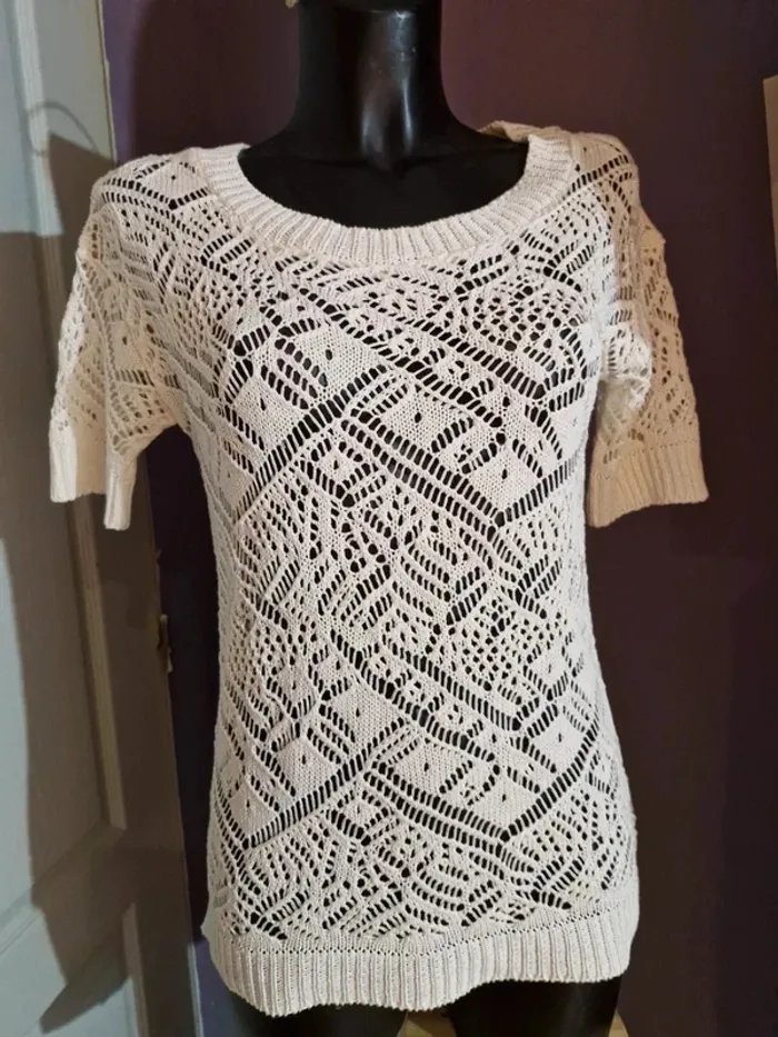 Haut ajouré blanc ss manches Agathe velmont  taille 38