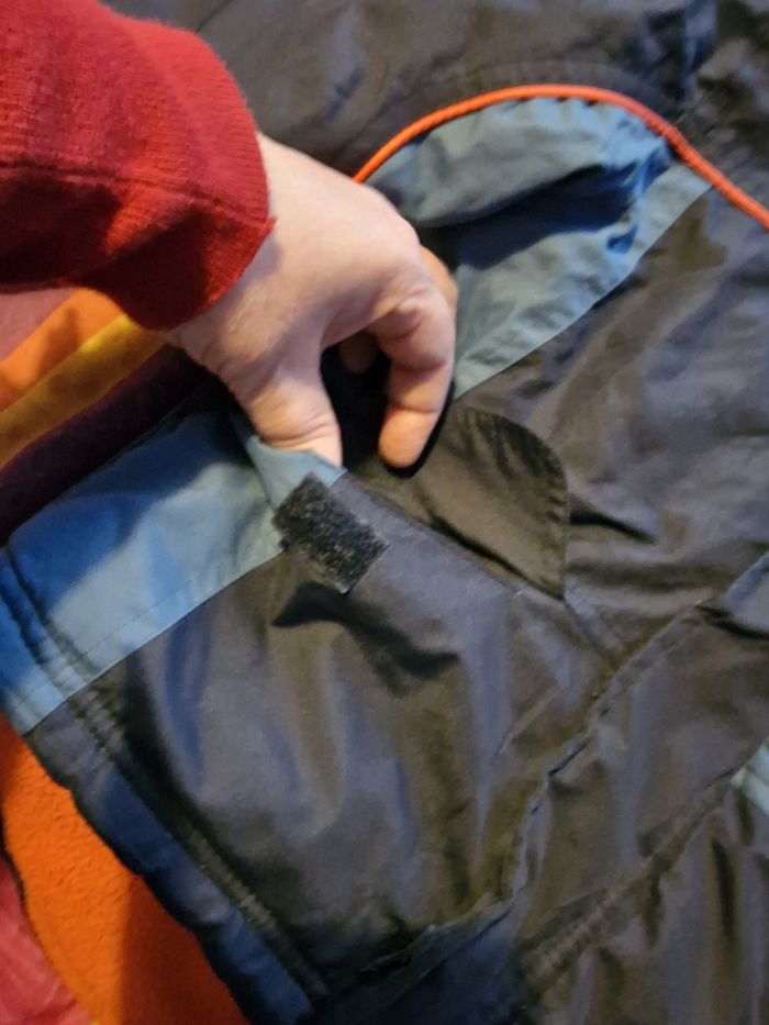 Petit blouson imperméable à capuche amovible - photo numéro 4