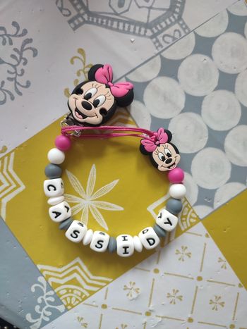 Attache tetine personnalisé