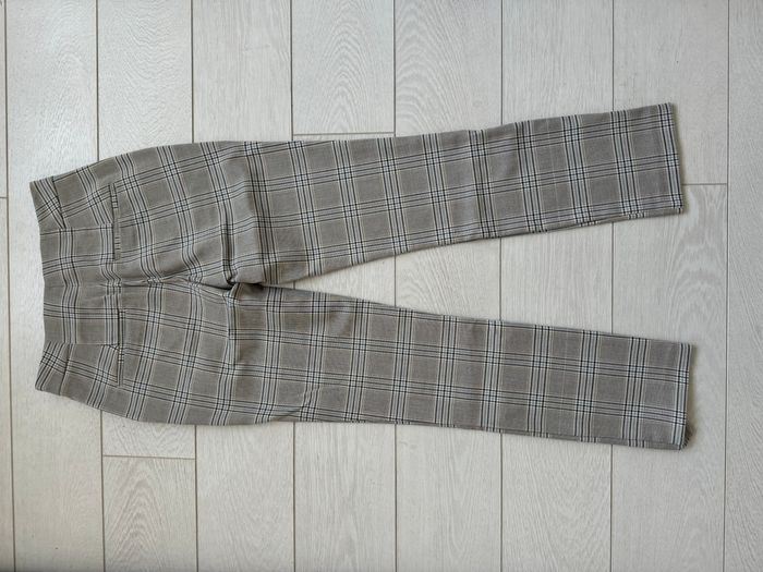 Pantalon Zara gris à motifs à carreaux - photo numéro 2