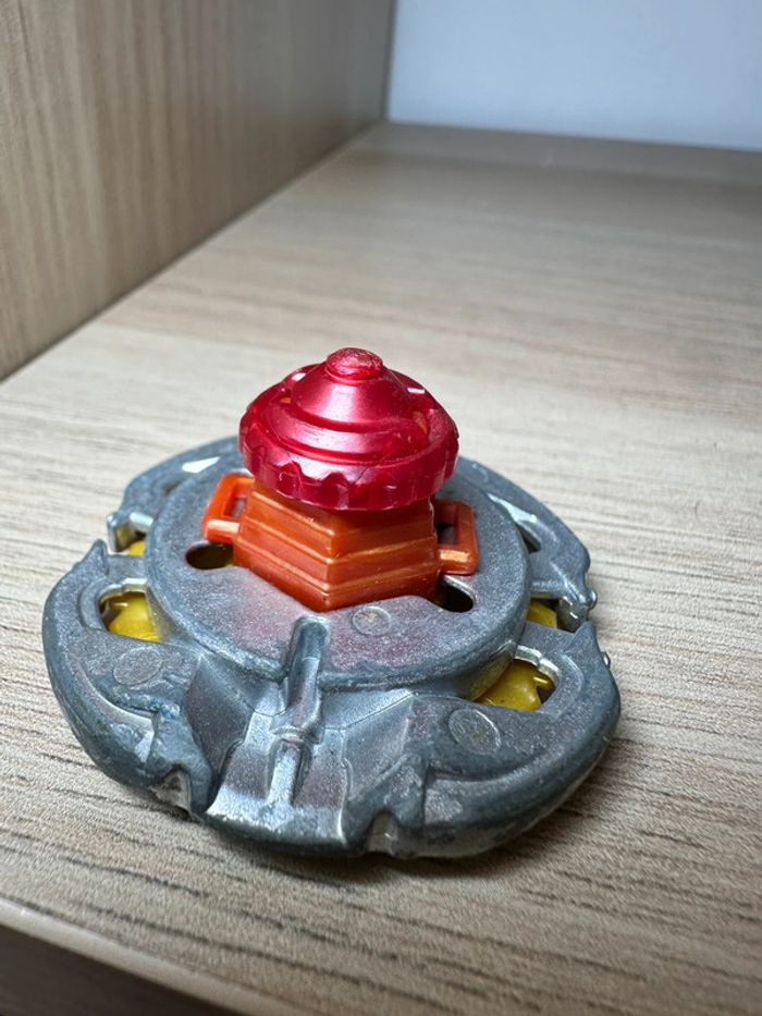 Toupie beyblade métal fusion inferno sagittario - photo numéro 2