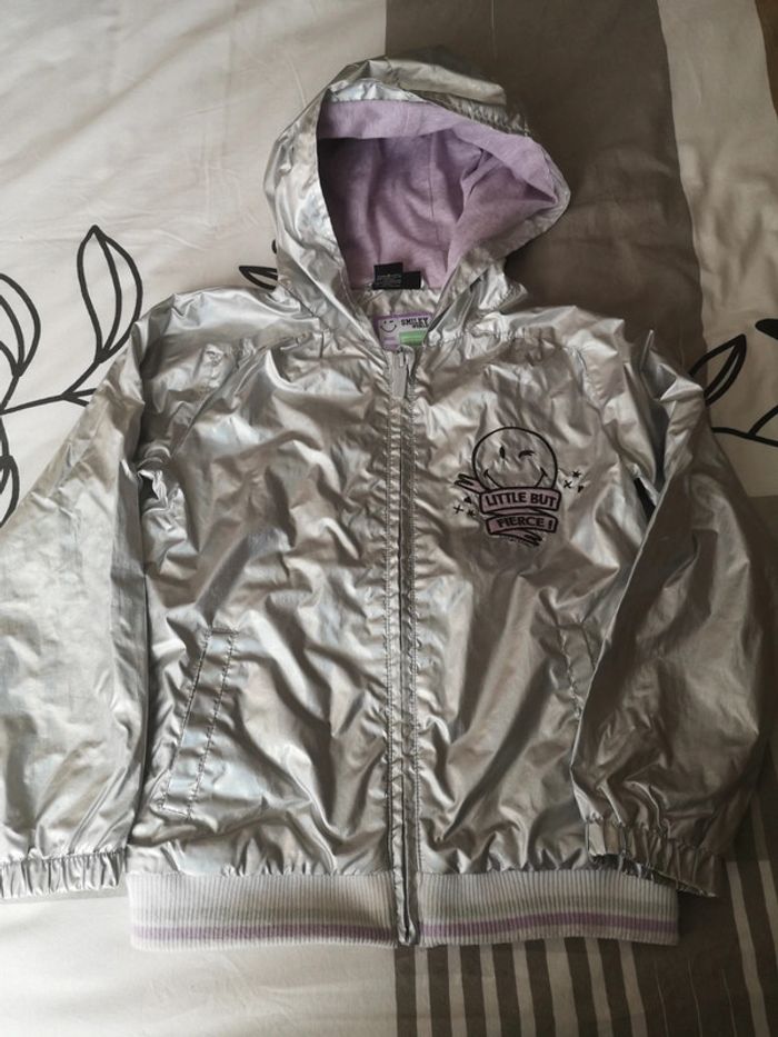 Veste coupe vent 8 ans + 5 paires de socquettes Smileys
