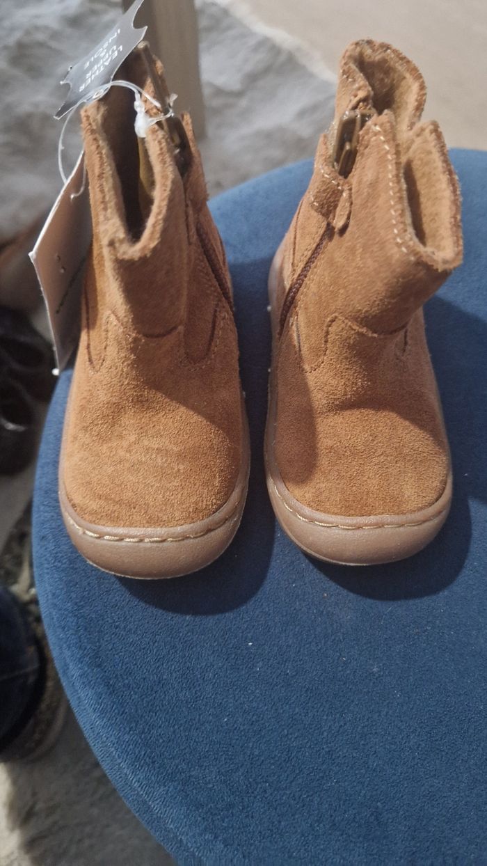 Lot de chaussures bébé neuve - photo numéro 3