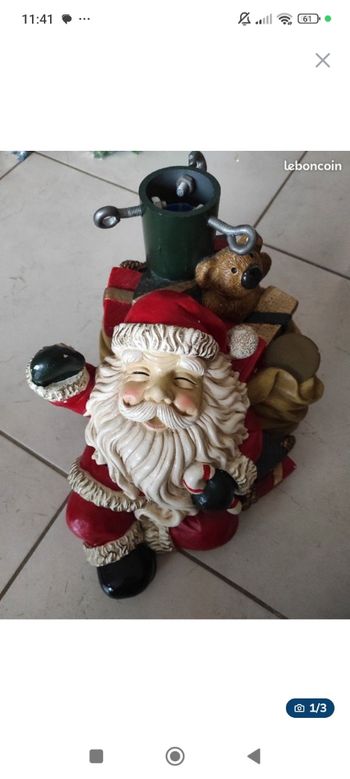 Pieds de sapin en résine père noel