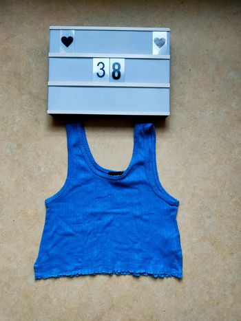 Débardeur court bleu taille 38 Jennyfer