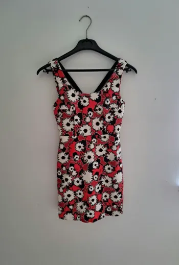 Robe courte Zara - collection Trafaluc - floral fleur - taille S - dos nu