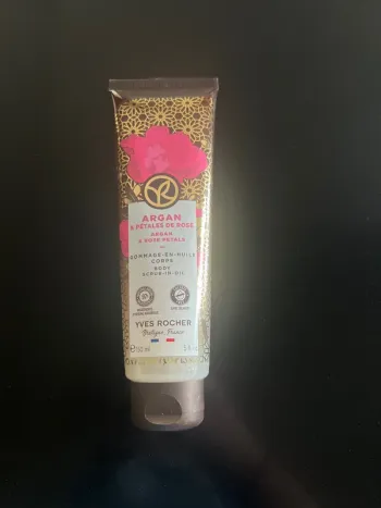 Gommage en huile corps - Argan et Pétale de rose