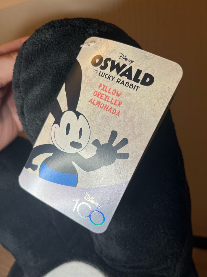 Coussin Oswald Disney 100 ans - photo numéro 4