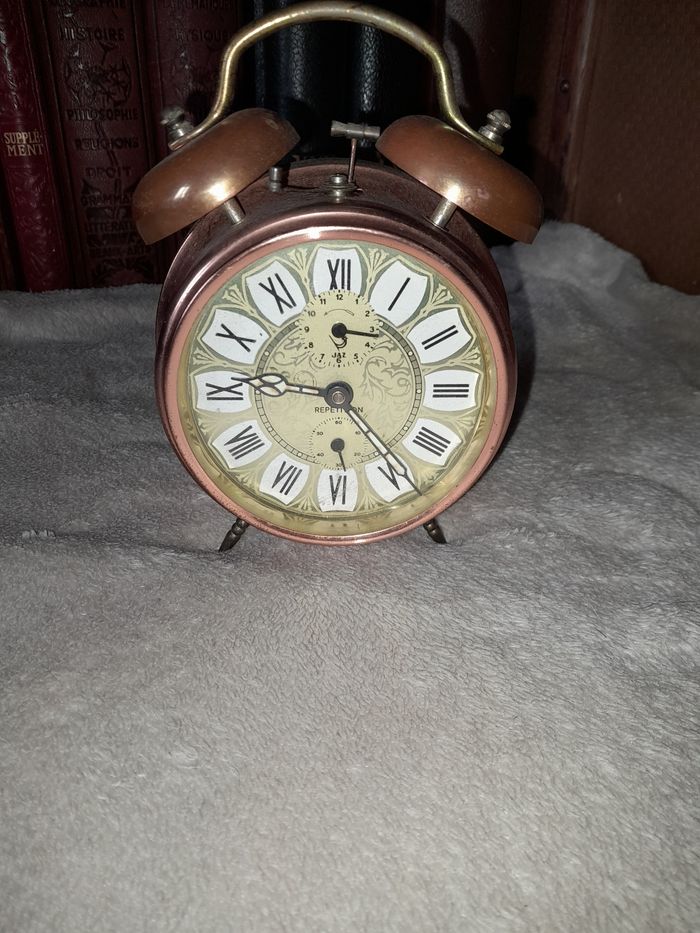Ancien radio-réveil en cuivre ancien - photo numéro 8
