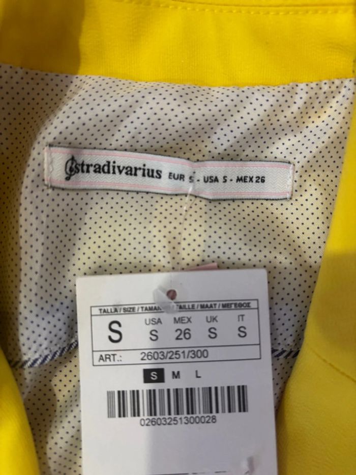 Neuve - Veste jaune Stradivarius taille S - photo numéro 4