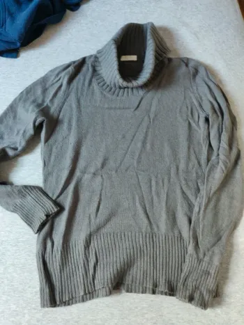 Pull col roulé gris