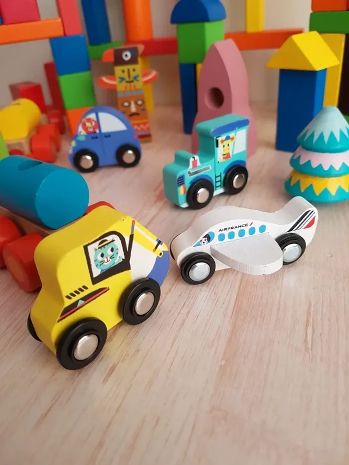 Voitures Auzou, totem et blocs de construction en bois - photo numéro 17