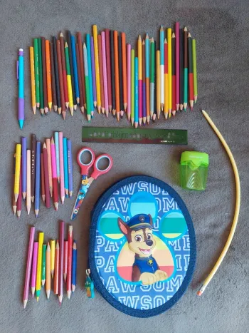 Lot fournitures scolaires