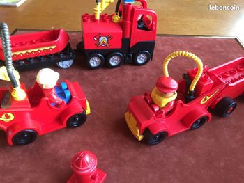 Lego lot véhicules + pompiers+ accessoires