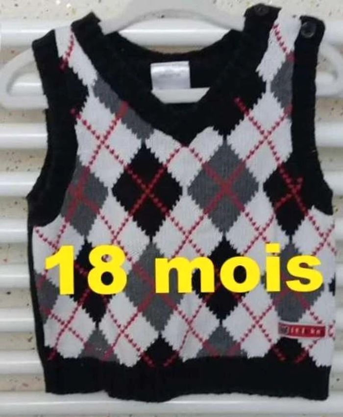 Pull col V sans manche noir blanc rouge Taille 18 mois