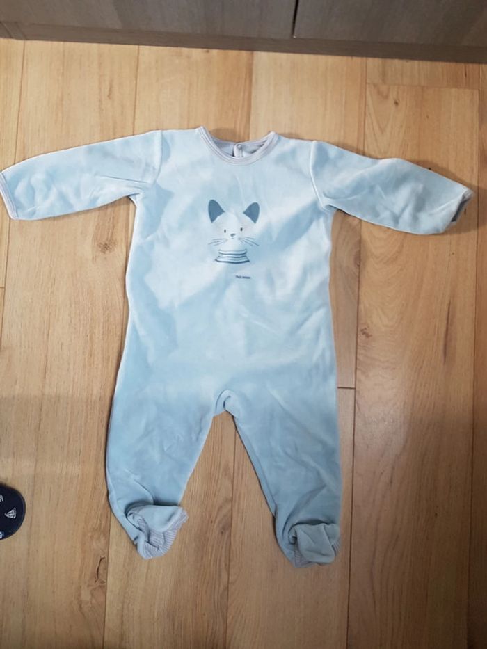 lot 4 pyjamas velours 12 mois - photo numéro 2