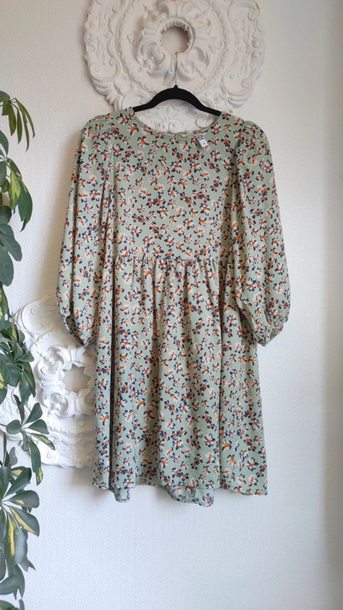 Robe verte avec motif floraux manche ballon - photo numéro 8
