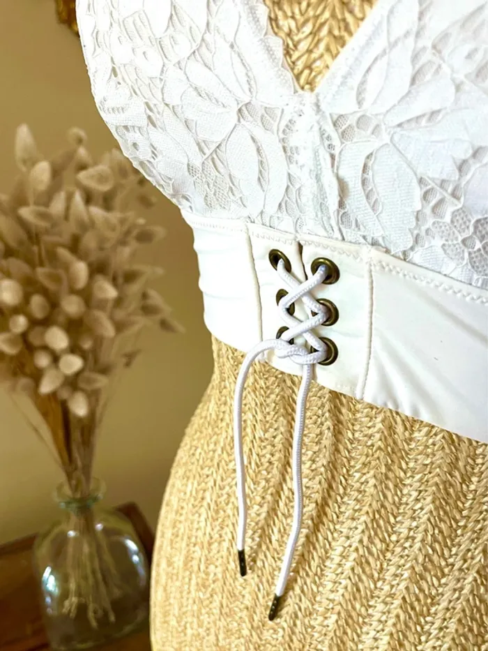 sublime Bralette blanche dentelle corsage devant neuf style feminin romantique - photo numéro 5