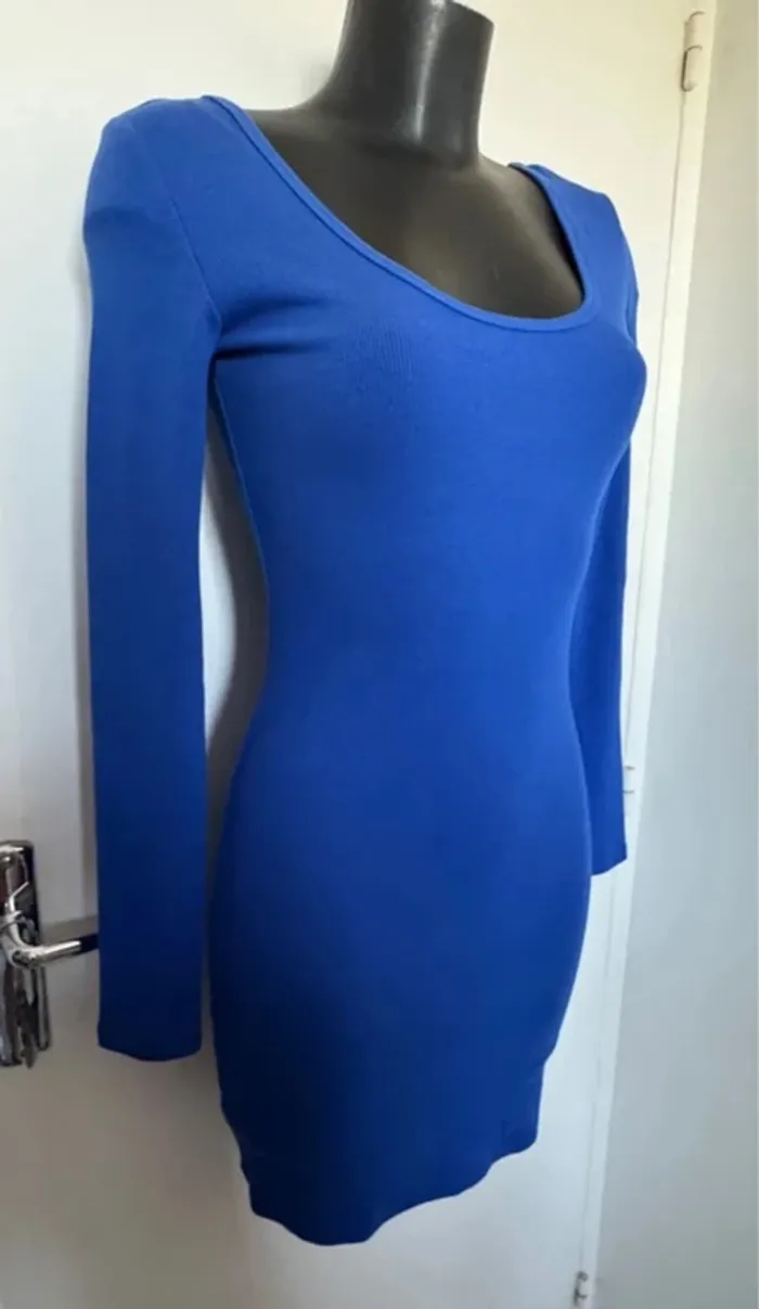 Robe bleue dos nu neuve 38 - photo numéro 2