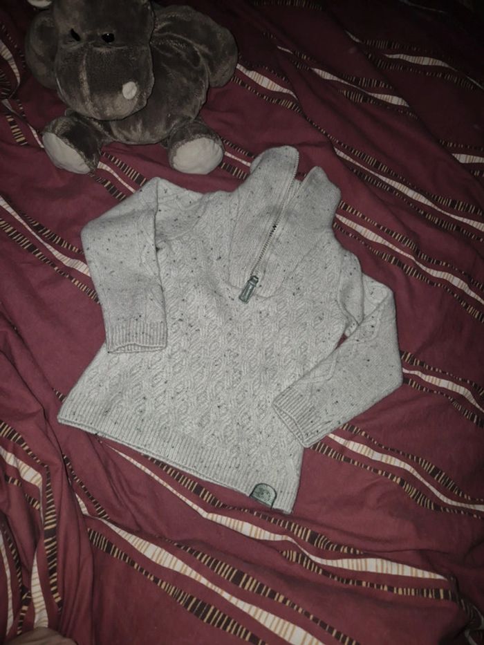 Pull gris