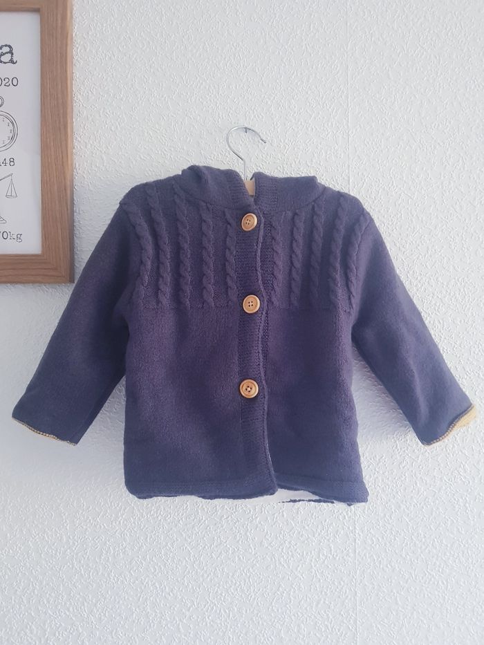 Noukie's - Mantelet / gros gilet en tricot avec capuche, manches longues - Neuf avec étiquette ! (12 mois) - photo numéro 2
