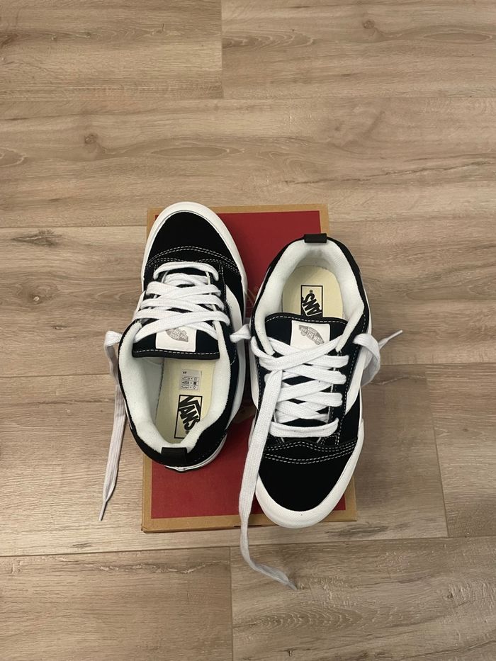 Vans knu skool noires blanches - photo numéro 3