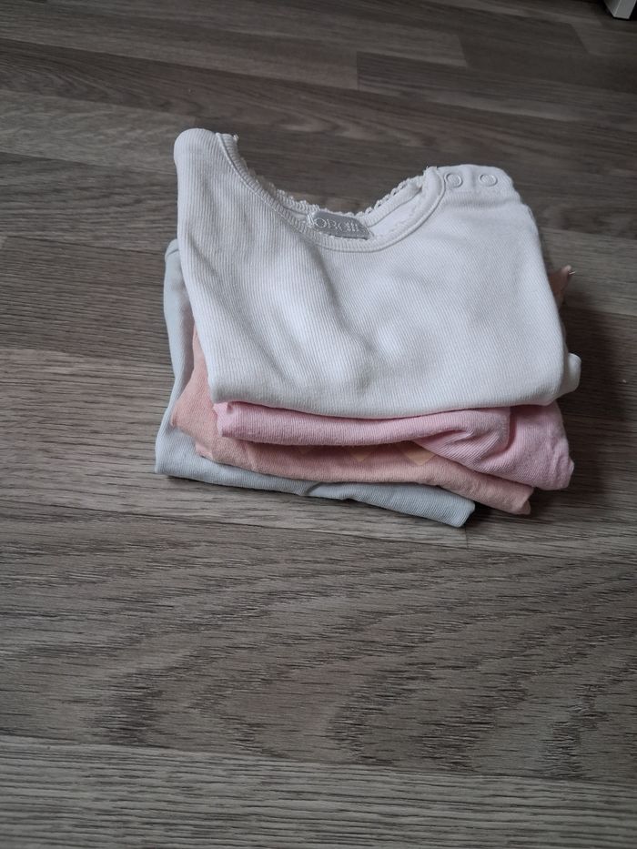 Lot t-shirt 1mois - photo numéro 4