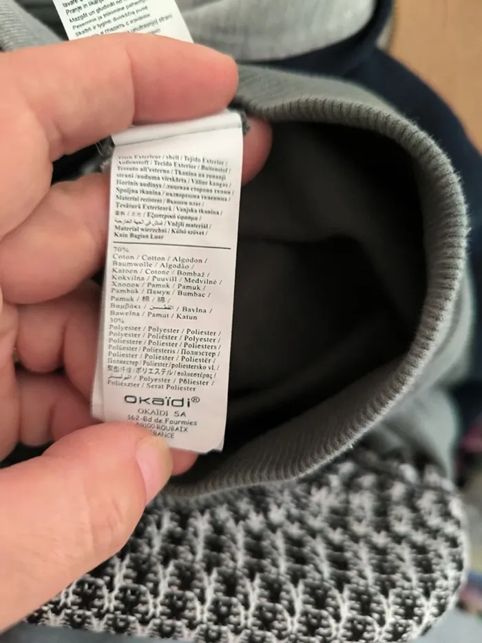 Veste à capuche. Garçon. 6 ans. - photo numéro 5