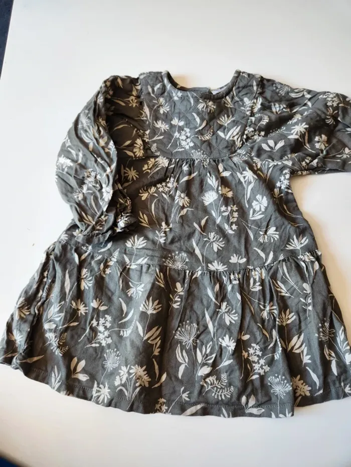 Robe tape à l'oeil