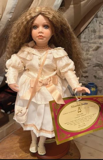 Poupée de collection Phoebe de Alberon