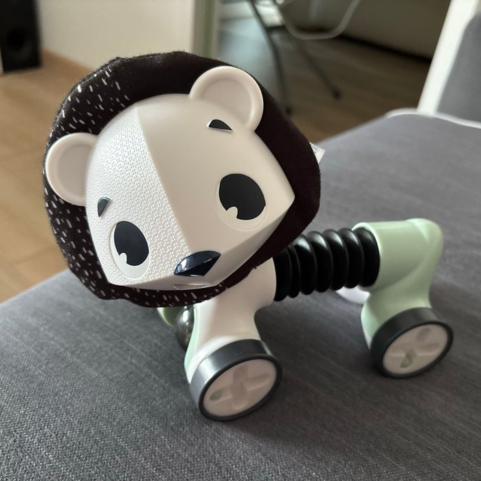 Lion à roulettes