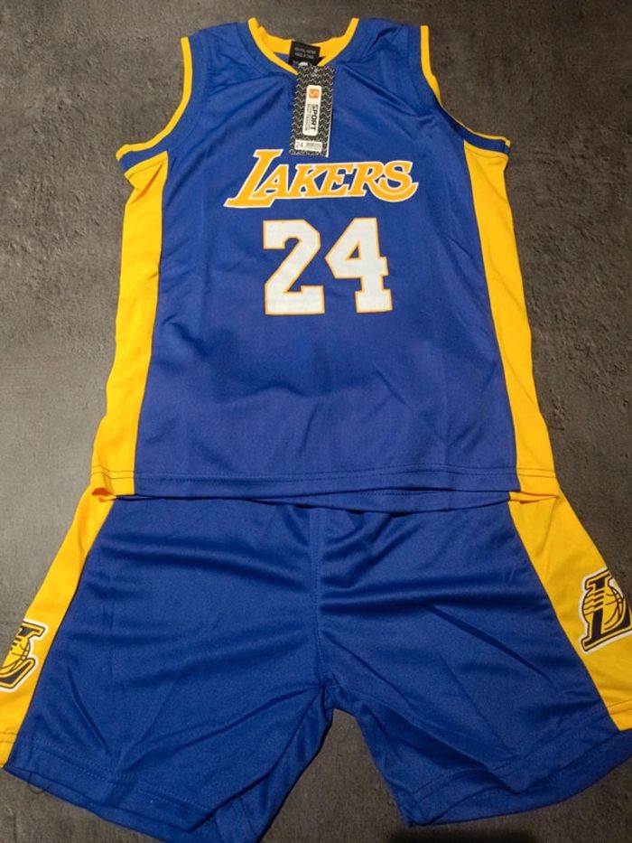 Tenue NBA Los Angeles Lakers Kobe Bryant violet et jaune t24