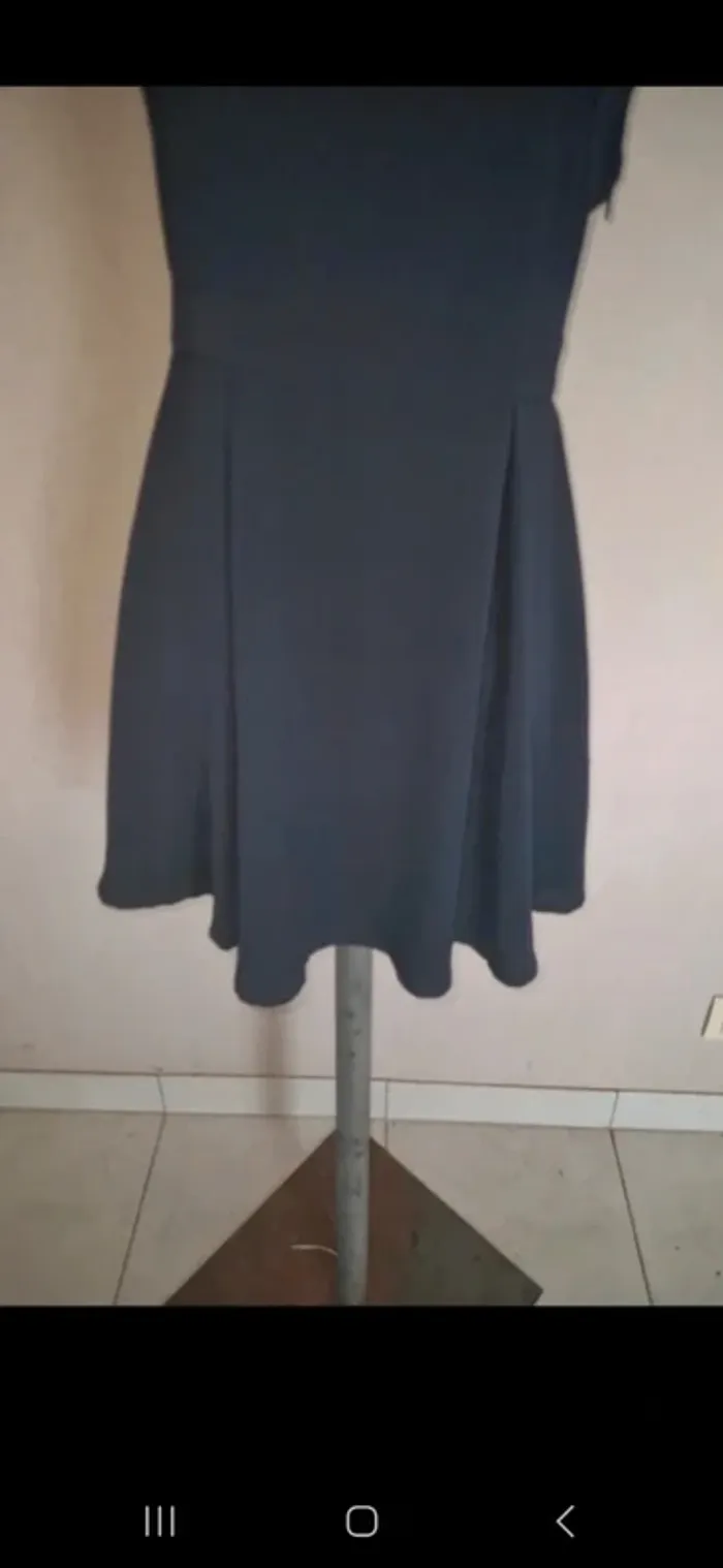 Belle robe la petite étoile taille 38 bleue marine - photo numéro 5