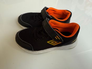 Chaussures umbro enfant - Taille 27