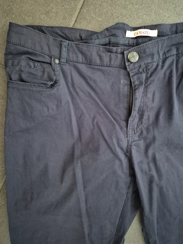 Pantalon court bleu marine taille 42 - photo numéro 2