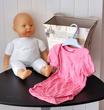 Petit body bébé fille 18 mois – motif cœur 💖