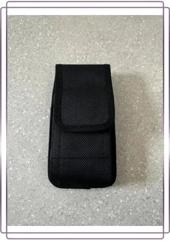Petite pochette à mettre à la ceinture, neuve 7x14cm