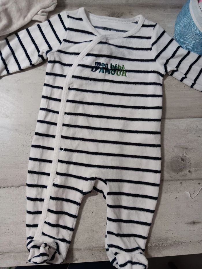 Lot 6 pyjama parfait état