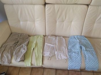 4 pantalons + 1 legging. Filles. 36 mois