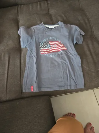 T-shirt bleu taille 5 ans
