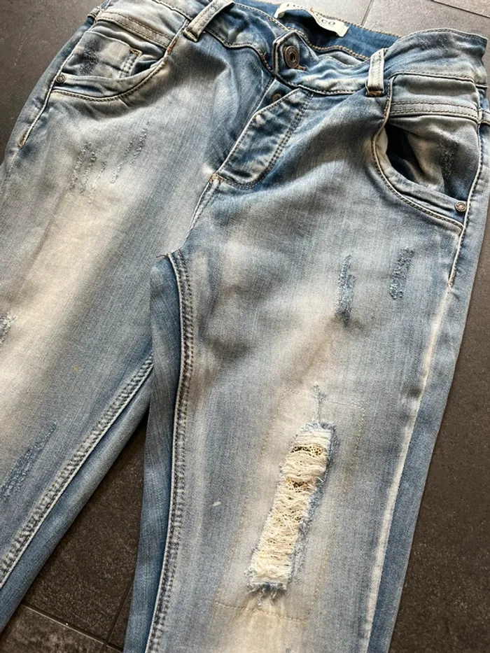 Jean Slim Luizacco détails sequins