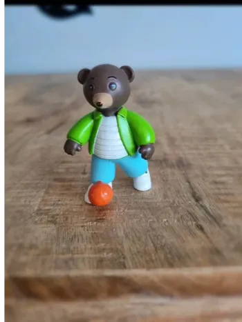 Figurine petit ours brun ballon