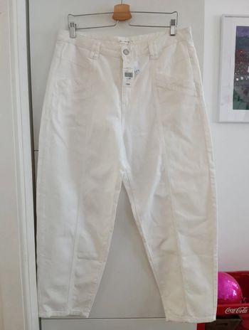 Jean blanc 
Coupe slouchy
Charlotte Pirroni x Burton 
Taille 44