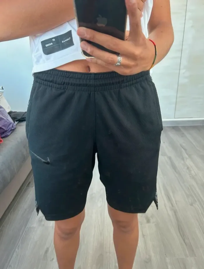Short Nike taille XS - photo numéro 3