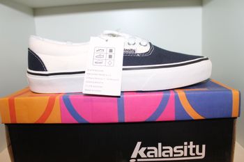 belle baskets basse blanche et bleue 36