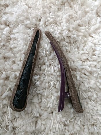 2 barrettes à cheveux gris foncé d'environ 12 cm de longueur