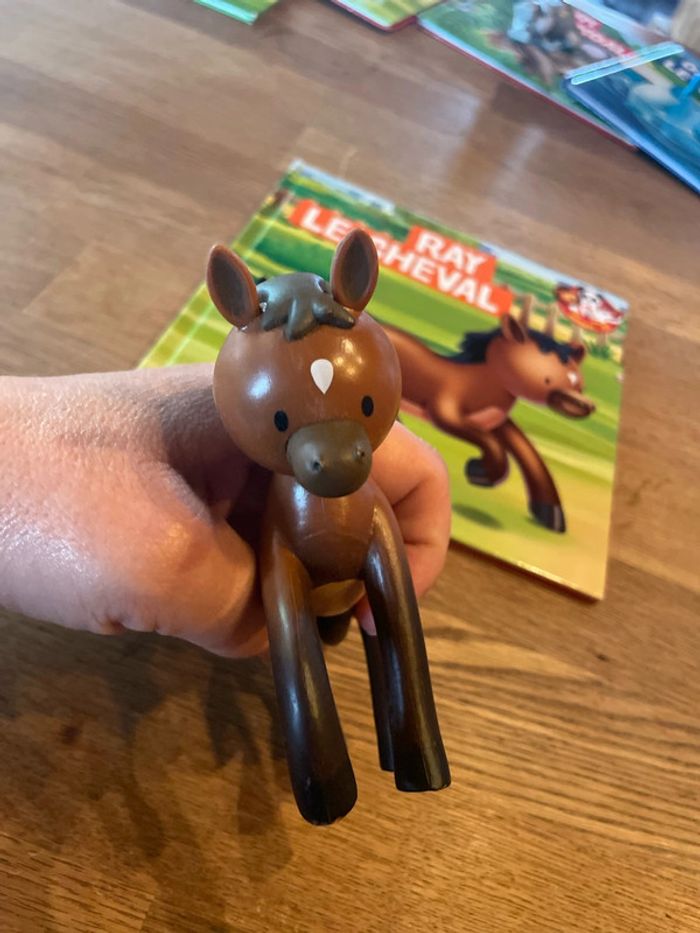 Livre collection Les animaux du zoo Ray le cheval avec une figurine cheval - photo numéro 3
