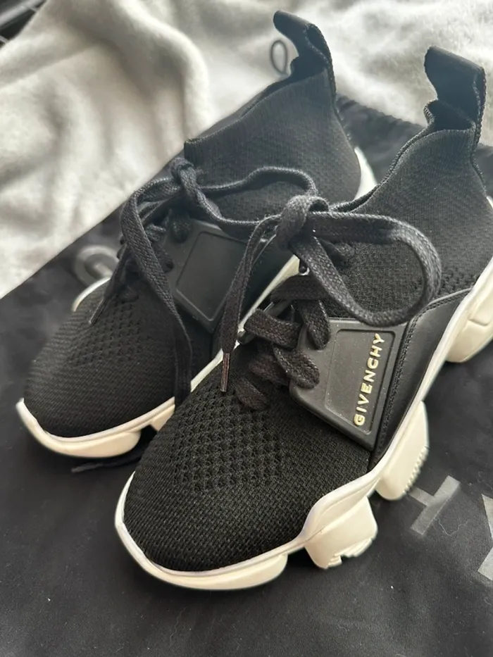 Basket Givenchy taille 33 - photo numéro 8