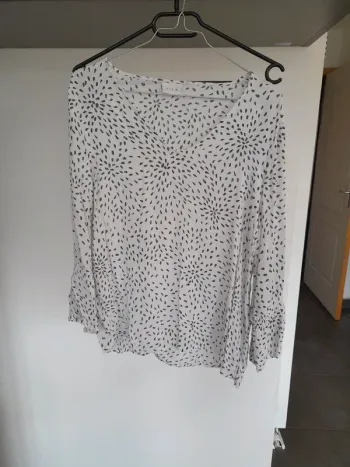 Blouse col v taille 40 Vila