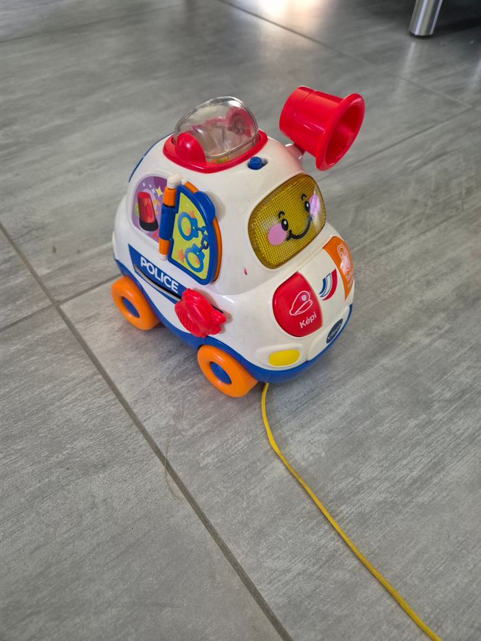 Voiture de police a tirer